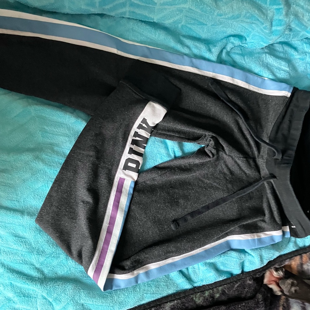 Small women’s /girls pink brand leggings. Great condition